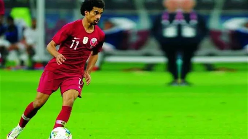 أمم أسيا.. أكرم عفيف يسجل الهدف الاول لقطر أمام الأردن