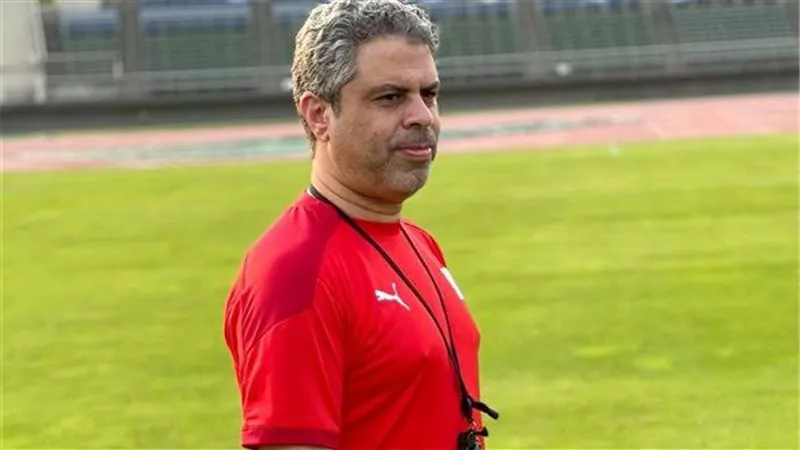ممر شرفي لمعتمد جمال بعد توقيعه عقود تدريب الزمالك