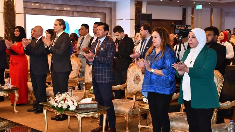 وزير الرياضة يفتتح النسخة الثالثة للقيادات الشبابية الإعلامية