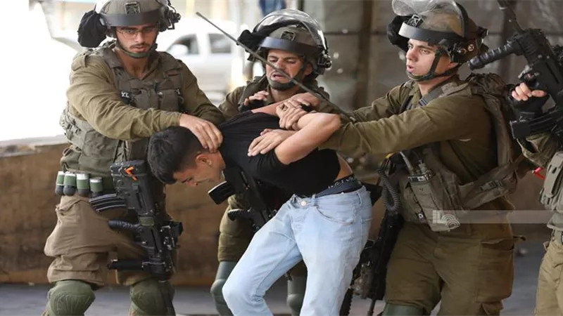 الاحتلال يواصل اعتقال الفلسطينيين في الضفة الغربية