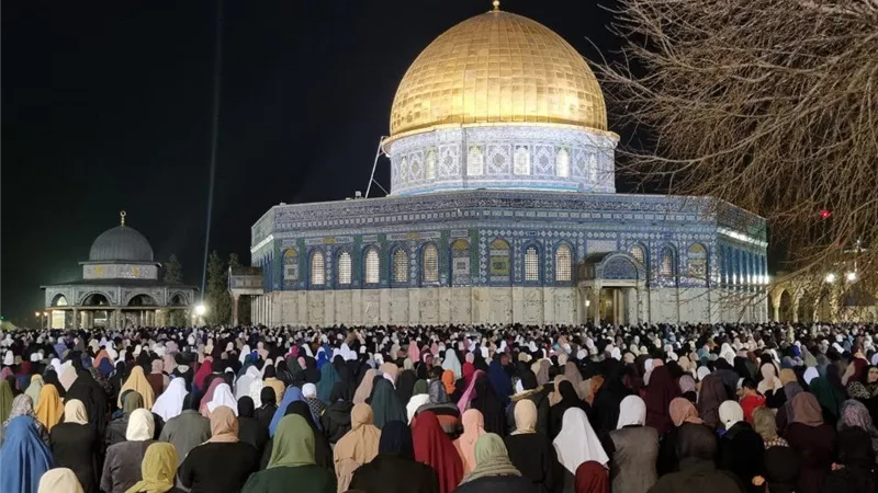 فلسطين: 120 ألفا يؤدون صلاتي العشاء والتراويح في المسجد الأقصى