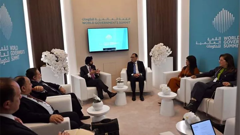 القمة العالمية للحكومات.. مدبولي يلتقي رئيس البنك المركزي لتعزيز التعاون المشترك