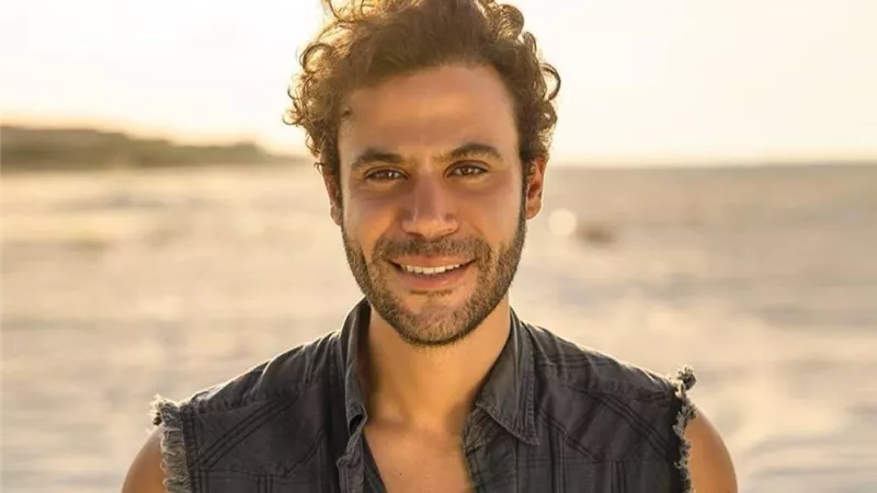 محمد إمام يعبر عن سعادته بـ فيلم 