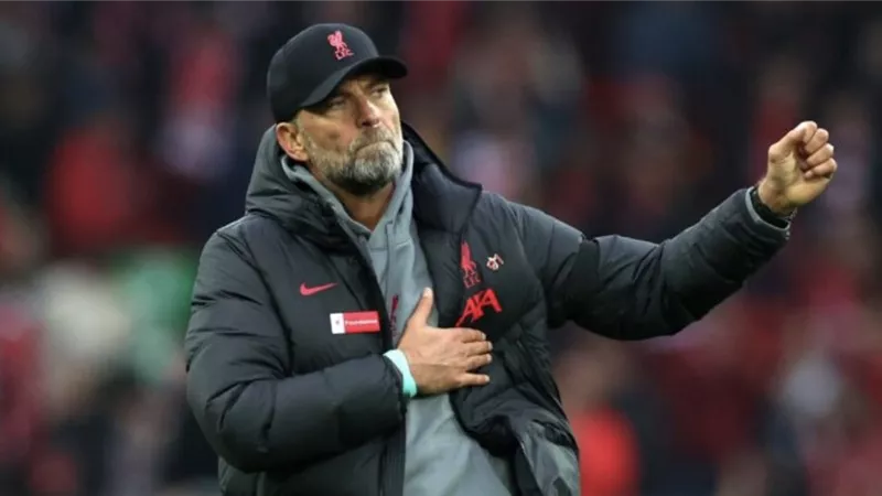 ماتيب يغيب.. كلوب يكشف عن خططه لتدعيم الدفاع في ليفربول