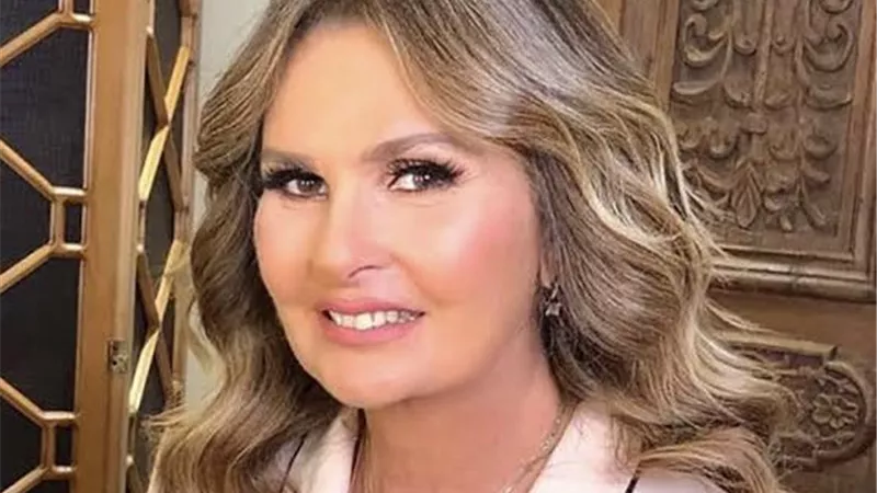 يسرا تنعي والدة يسرا اللوزي بكلمات مؤثرة