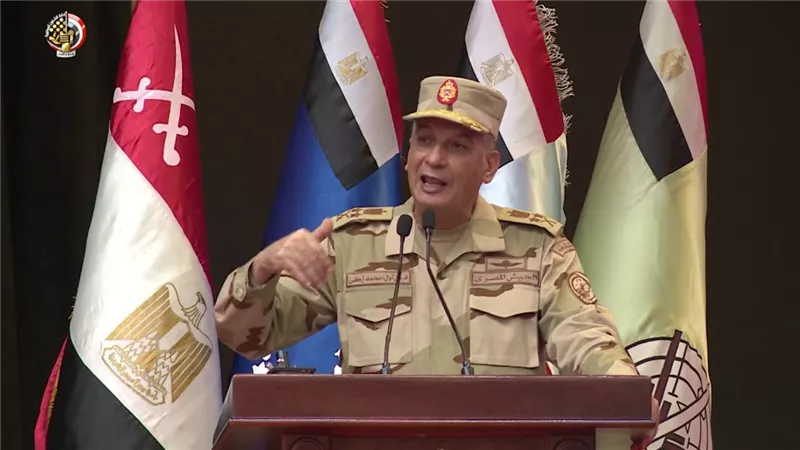 الفريق أول للقوات المسلحة يشهد الاستعداد القتالى لكلية القادة والأركان
