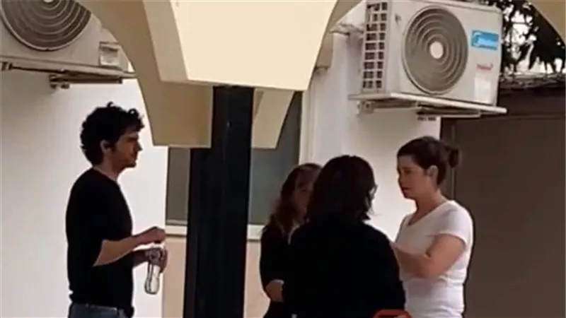 يسرا اللوزي تُشيّع جثمان والدتها بحضور نجوم الفن