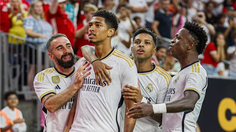 قبل مواجهة لايبزيج.. حافلة ريال مدريد تتعرض لحادث سير بألمانيا