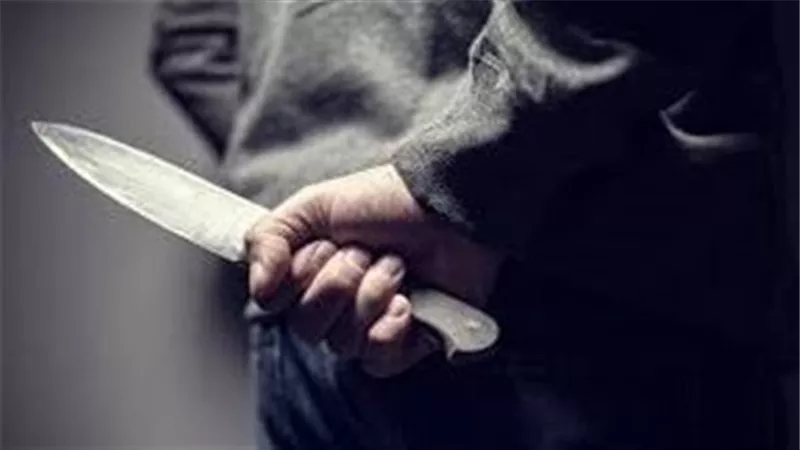 تحريات مكثفه لحل لغز العثور على جثه شاب ملقاه في الشارع بعين شمس
