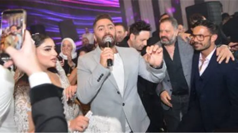 تامر حسني يُحيي حفل زفاف ابنة مصطفى كامل