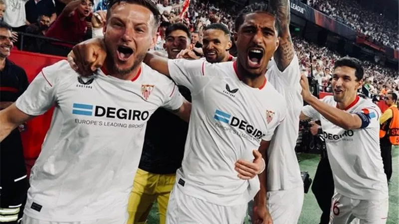 إشبيلية تواصل مسيرتها الناجحة في الدوري الأوروبي وتتأهل لنصف النهائي