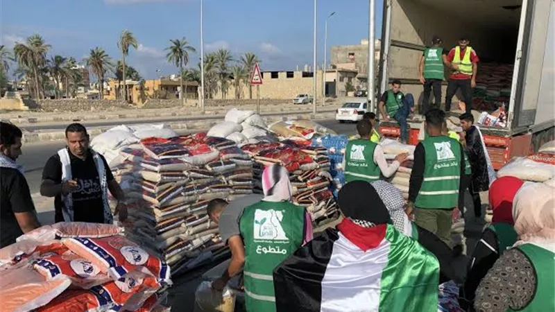 استمرارًا للاعتداءات والانتهاكات.. اللجنه الشعبية تُعلن توقفها عن تأمين مساعدات غزة
