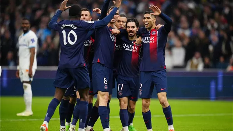 بـ10 لاعبين.. باريس سان جيرمان يفوز على مارسيليا بثنائية في الدوري الفرنسي