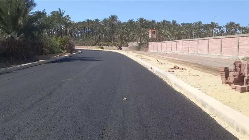 بتكلفة ١٥ مليون جنية.. رفع كفاءة الطريق من نفق إدكو حتى مزلقان الملح بالبحيرة