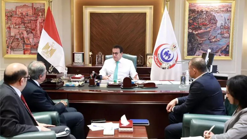 «وزير الصحة» يلتقي الرئيس التنفيذي لشركة «ميديكاست» الأسترالية 