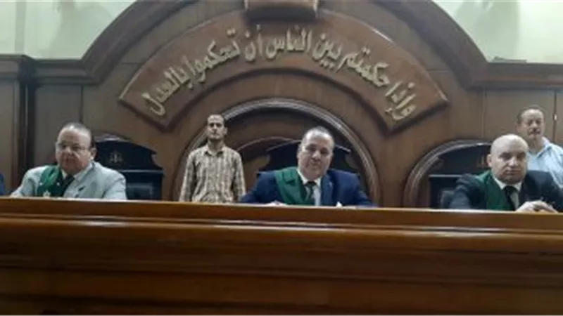 للفصل في طلب رد المحكمة.. تأجيل محاكمة قاتلة طفلها بالشرقية