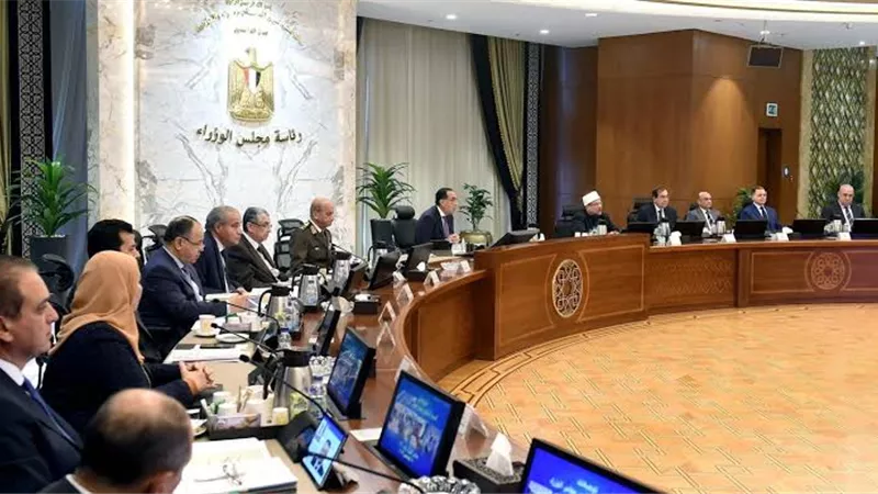مدبولي يوجه بحملات ترويجية لأهم ما تتمتع به مصر من مزارات سياحية