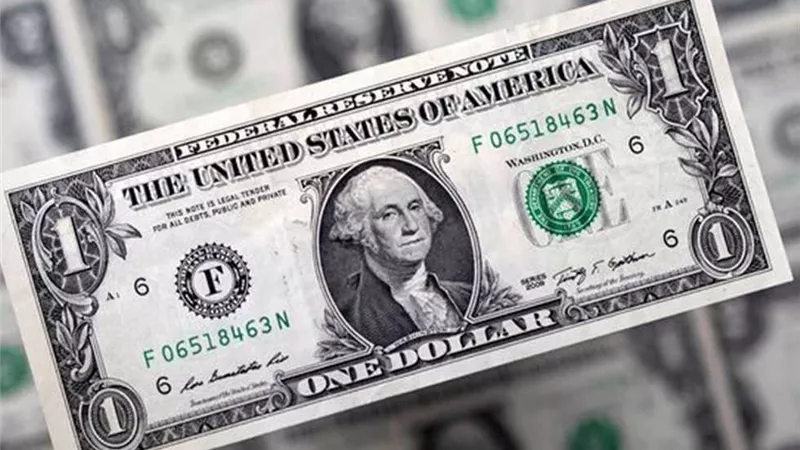 تراجع أسعار الدولار بمنتصف تعاملات اليوم بالبنوك المصرية