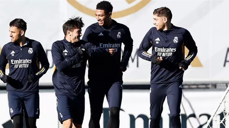 للبقاء في سباق الصدارة.. ريال مدريد يستضيف فياريال غدا ً