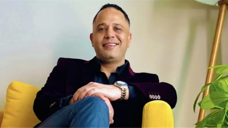 مواقع التواصل الاجتماعي تمتلئ بصور لمصطفى درويش.. ونجوم الفن 
