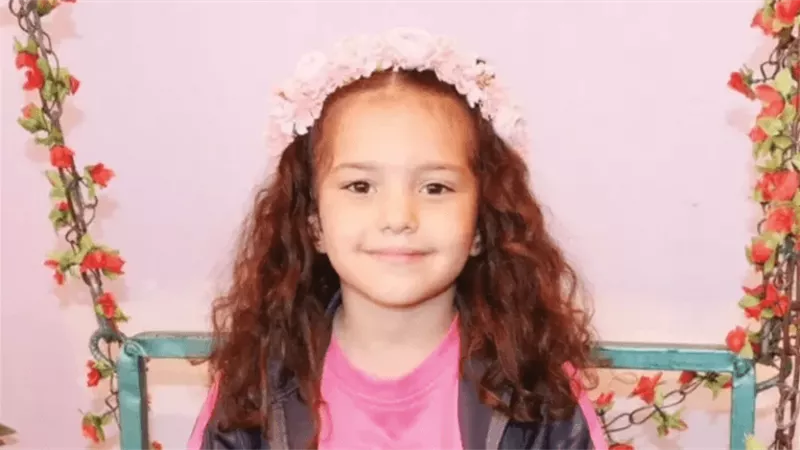 شاهد .. الطفلة هند رجب تقرأ الفاتحة قبل استشهادها برفقة عائلتها في غزة