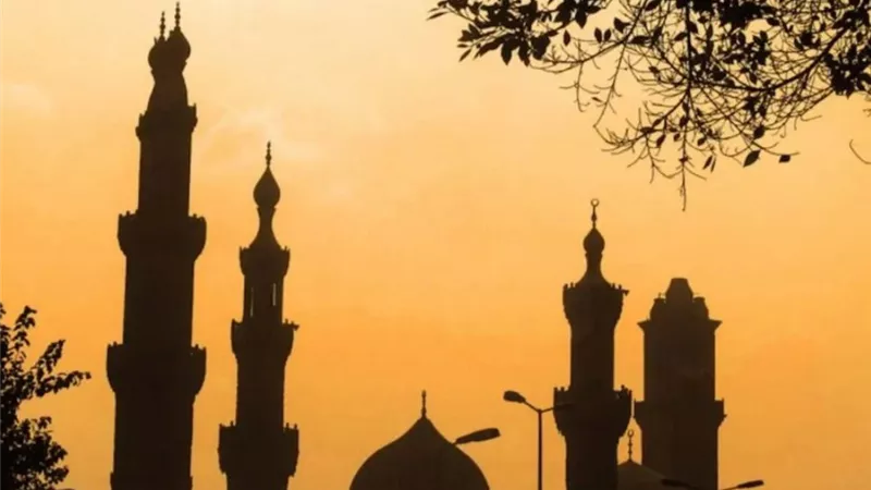 اليوم الرابع والعشرين.. تعرف على مواقيت الصلاة وعدد ساعات الصوم 