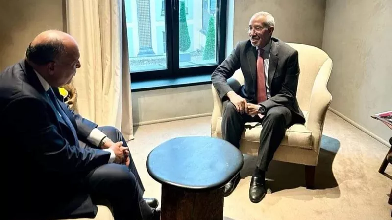 وزير الخارجية يلتقي مع وزير الدفاع الموريتاني
