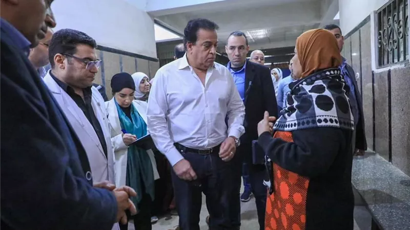 وزير الصحة يوجه بفتح تحقيق حول تغيب أعداد كبيرة من الفرق الطبية