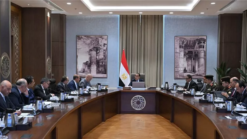 «مدبولي» يتابع الموقف التنفيذي لمشروع حماية شواطئ الإسكندرية