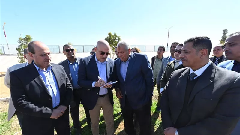 الجزار يتفقد حديقة 30 يونيو الترفيهية بمحافظة الوادي الجديد