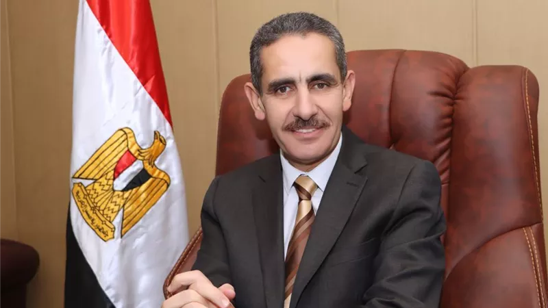 محافظ الغربية يتابع أعمال الرصف والتطوير بالمحافظة
