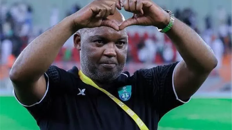موسيماني يرفع راية أهلي جدة في الدوري السعودي بعد موسم واحد فقط