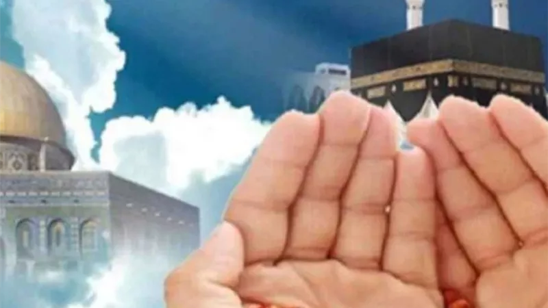 دعاء الجمعة الأخيرة من رمضان.. واجعلها لي خيرًا من ألف شهر