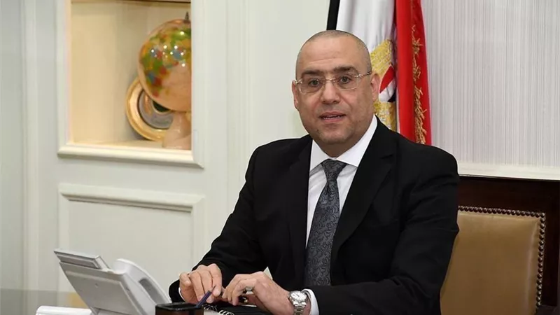 الجزار يتابع سير العمل لمشروعات المرافق والطرق بـ5 مدن جديدة