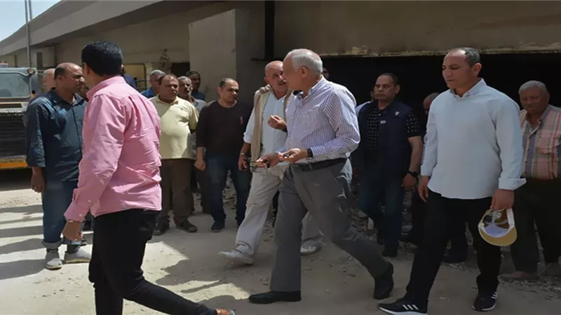 محافظ الجيزة يتابع أعمال رفع المخلفات وحالة النظافة بعدد من الشوارع