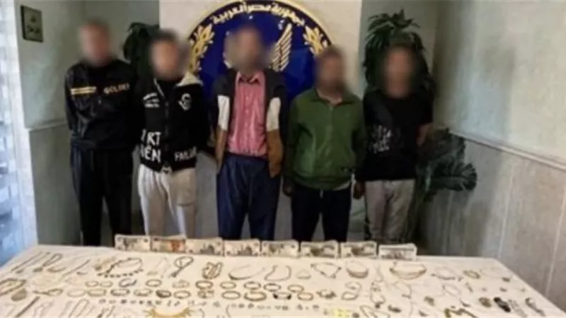 أمن القاهرة يحل لغز سرقة شقة بالتجمع الخامس ويضبط الجناه