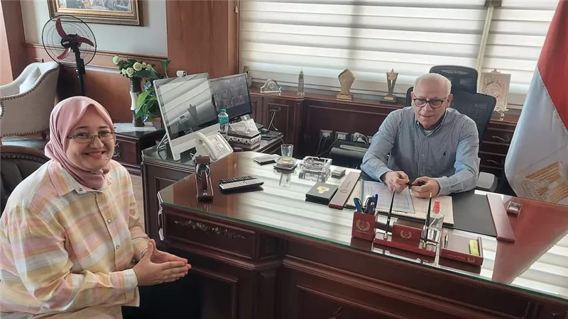 محافظ بورسعيد يتابع مع وكيل وزارة التربية والتعليم سير انتظام الامتحانات