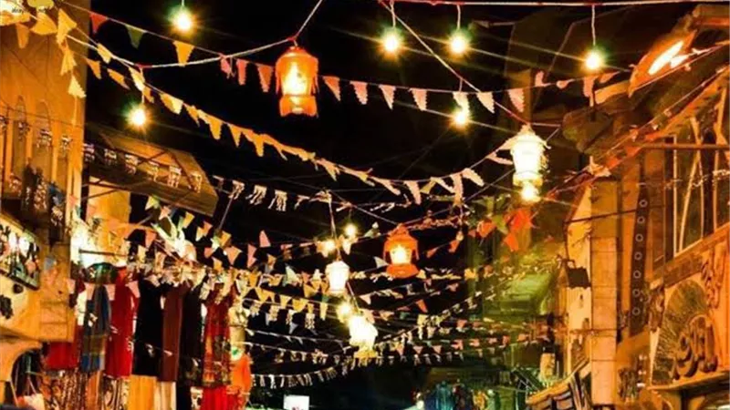 موائد الرحمن.. أهم العادات الرمضانية في مصر
