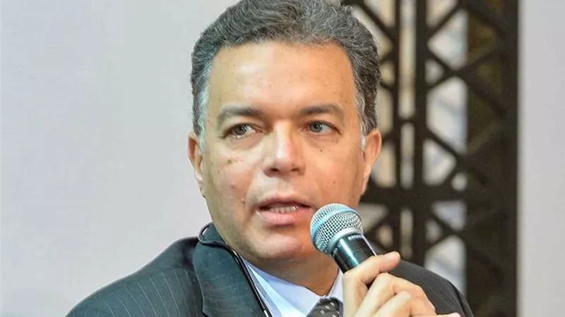 بعد وفاته| ما لا تعرفه عن هشام عرفات وزير النقل الأسبق؟