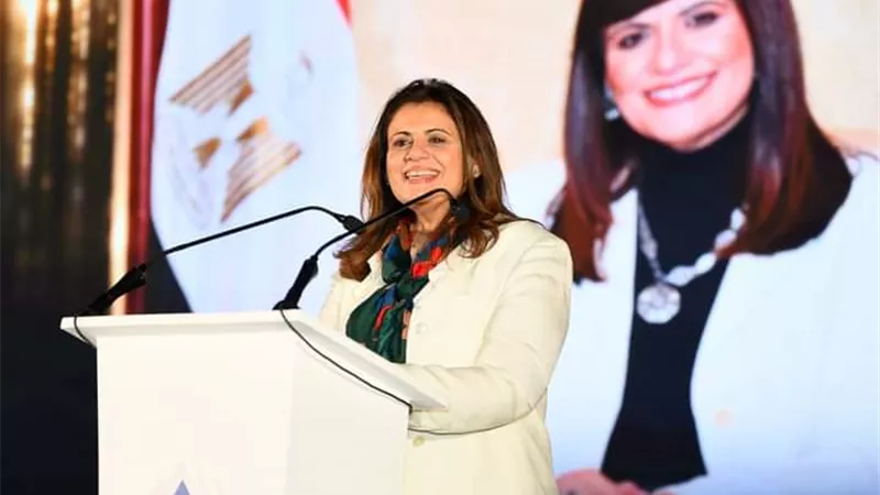 وزيرة الهجرة تفتتح 11 عيادة طبية متنقلة لخدمة القرى الأكثر أحتياجا 