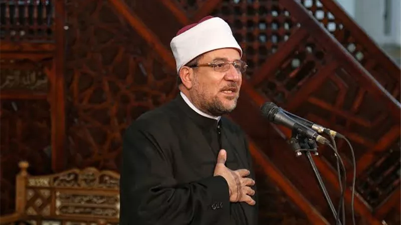 وزير الأوقاف يقدم التهنئة بمناسبة  افتتاح مسجد السيدة زينب