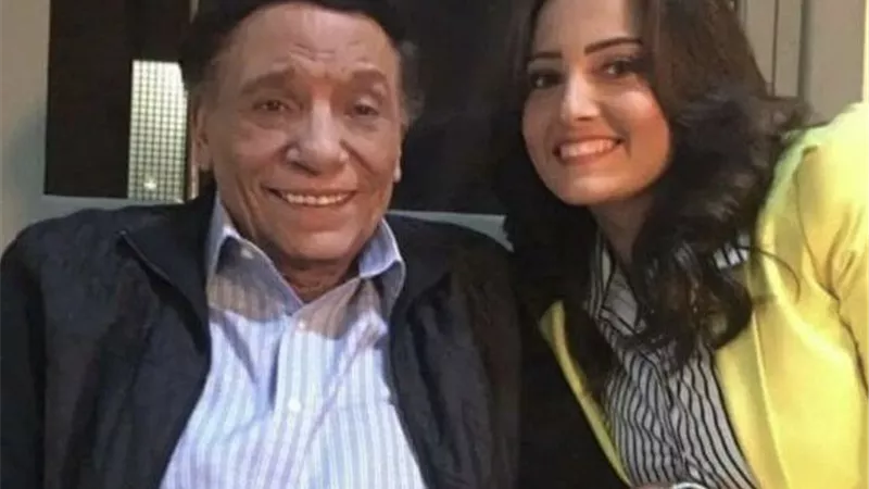 بشرى تحتفل بعيد ميلاد عادل إمام: أنت أسطورة الفن بحق