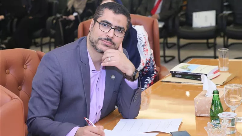 عالم 