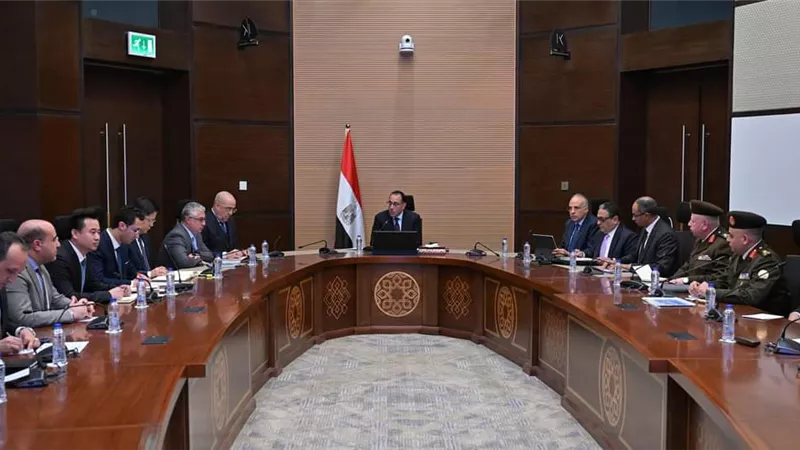 مدبولي يستعرض مقترحا لاستخلاص المعادن من مشروعات التحلية