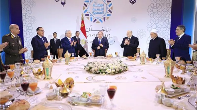 السيسي: الشعب المصري هو البطل والمعلم الذي تحمل الصعاب