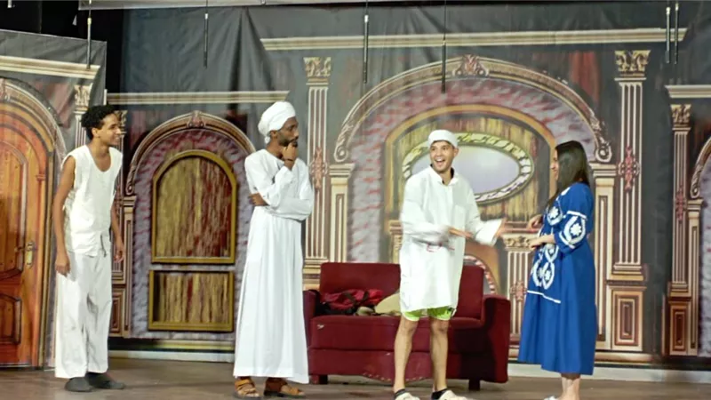 ظاهرة ستغير الواقع ثلاثي أضواء المسرح يعودوا من جديد
