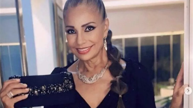 سوسن بدر تهنيء ريم سامي بحفل زفافها: ألف مبروك لأحلى عروسين