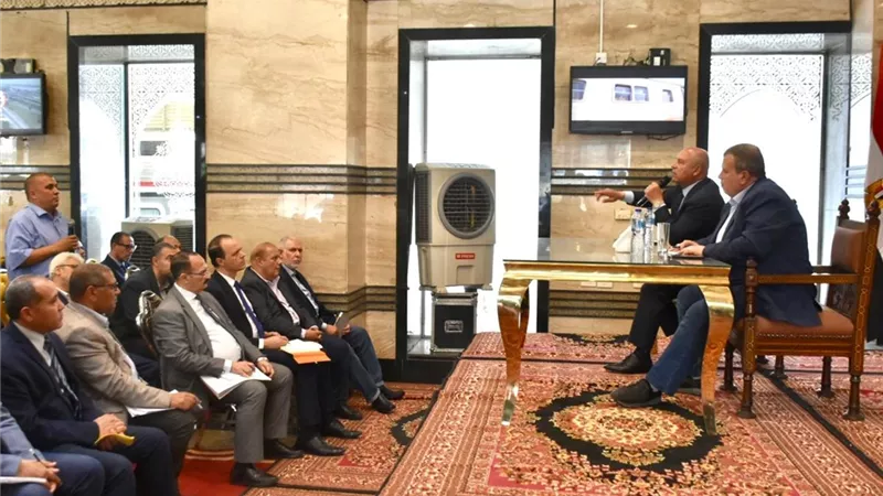 وزير النقل يشدد على أهمية النظافة في جميع محطات السكة الحديد