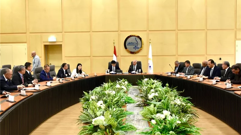 وزير النقل يعرب عن عمق العلاقات المصرية الصينية والتعاون المشترك بين الجانبين