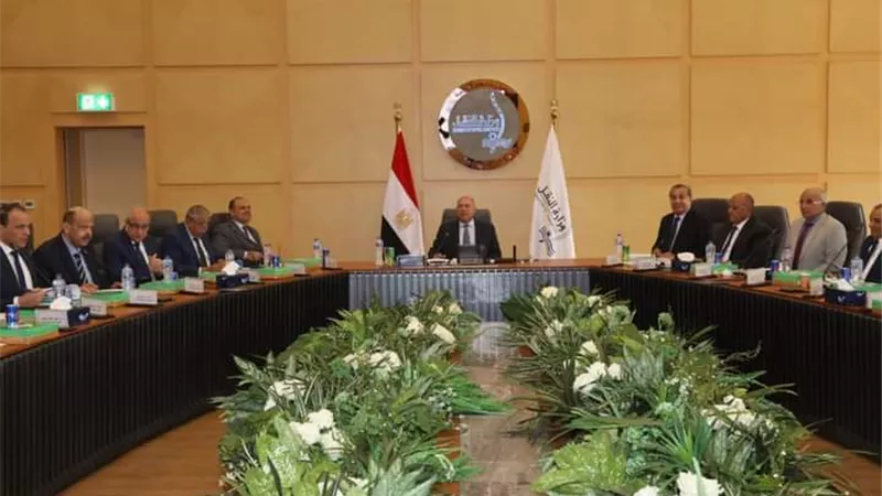 وزير النقل: ضرورة التوسع في الدخول في أنشطة أخرى بخلاف الطرق والكباري 
